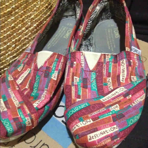 Toms Destination size 8.5