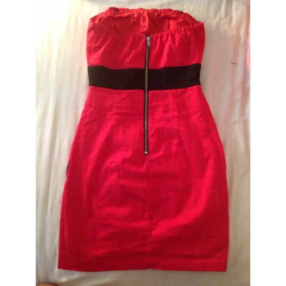 LOVELY RED TUBE DRESS - Picture 4 of 4