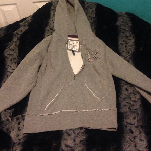 American Eagle sweatshirt