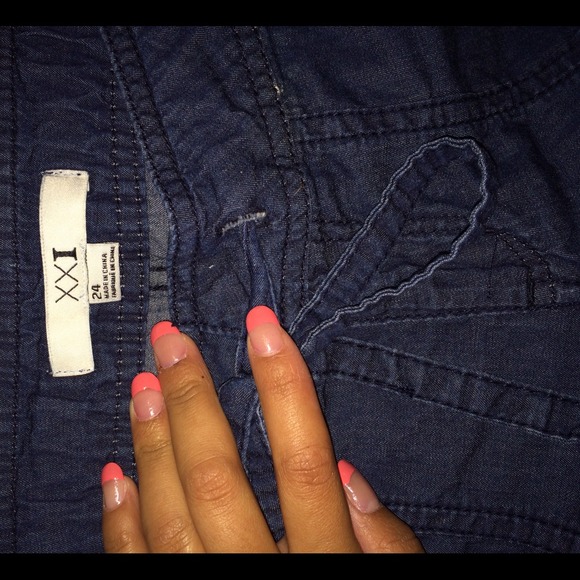 Dark denim shorts - Picture 3 of 4