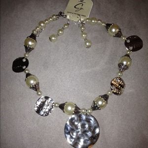 Necklet and earings