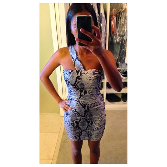 🎉SOLD- Snake/reptile-print dress - Picture 4 of 4