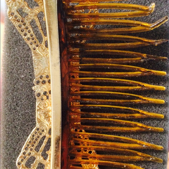 🎉HP 9/27 "Fashion Initiator"🎉 VINTAGE HAIR COMB - Picture 3 of 3
