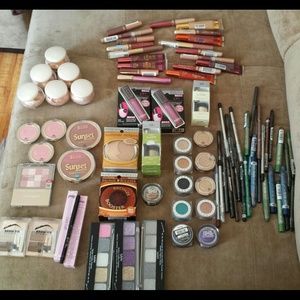 lot of brand new makeup 10 pieces