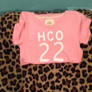 Hollister t shirt.