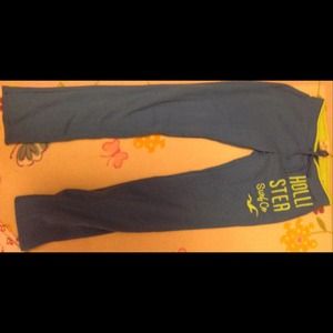 New without tag, skinny Hollister sweat pants.