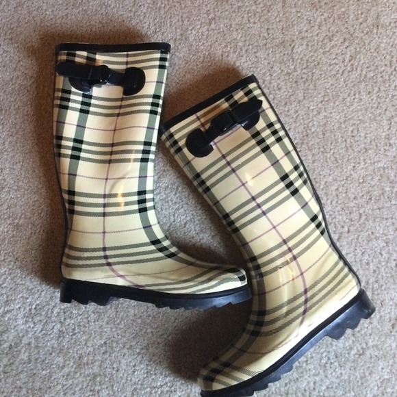 Plaid rain boots