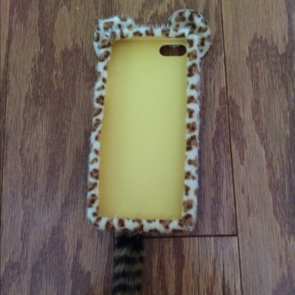 leopard fuzzy iphone 5 case