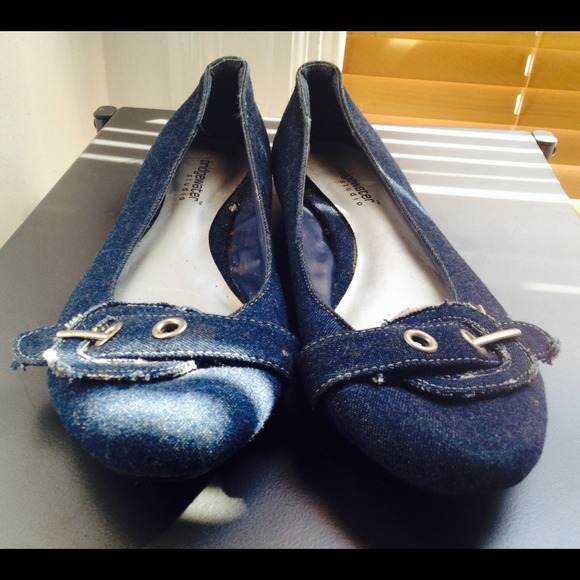 Blue jean flats