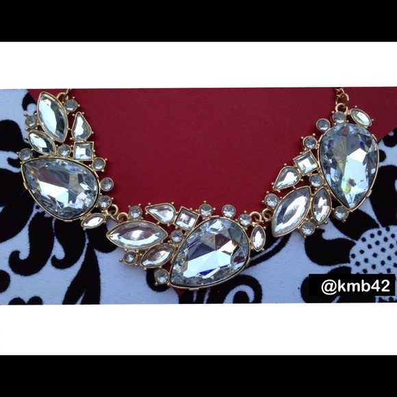 GLAM CRYSTAL BIB NECKLACE - Picture 2 of 3