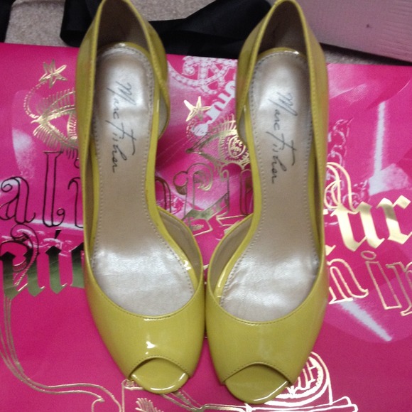 SALE ACT FAST Marc fisher heels