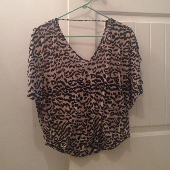 Leopard Express top