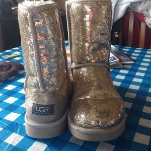 Sparkly Uggs size 9