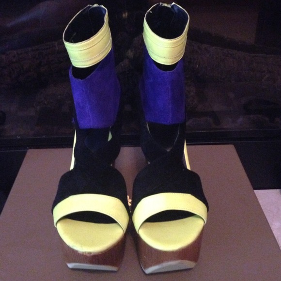 SOLD - Picture 3 of 4