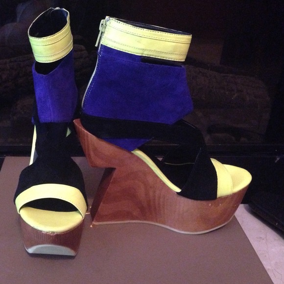 SOLD - Picture 4 of 4