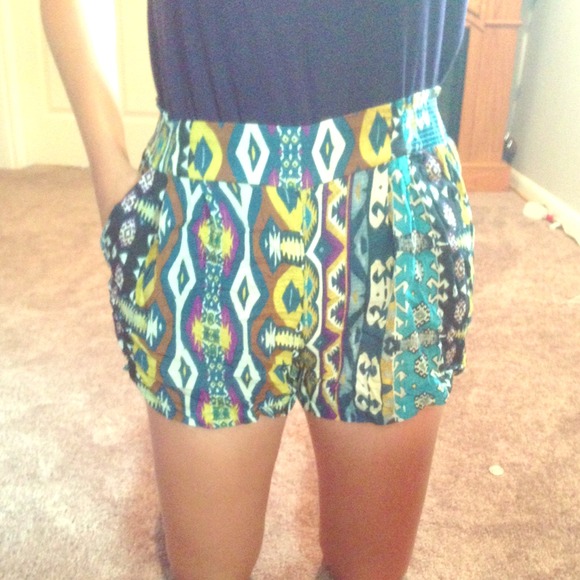 Shorts-Aztec print