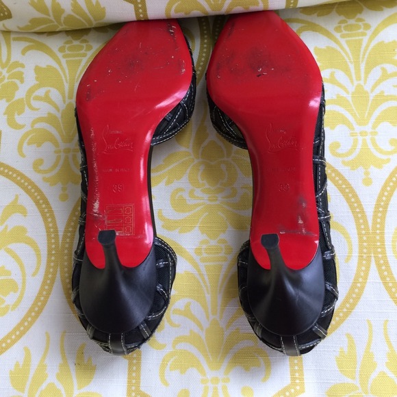 Keeping 🎀HOST PICK🎀 CHRISTIAN LOUBOUTIN Shoes🎀 - Picture 3 of 4