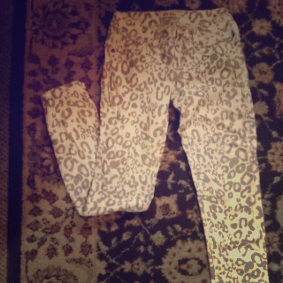 White gold cheetah print skinny jeans, size 3! - Picture 1 of 4
