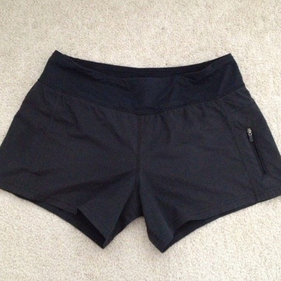 Sold!!!! Lulu blk short