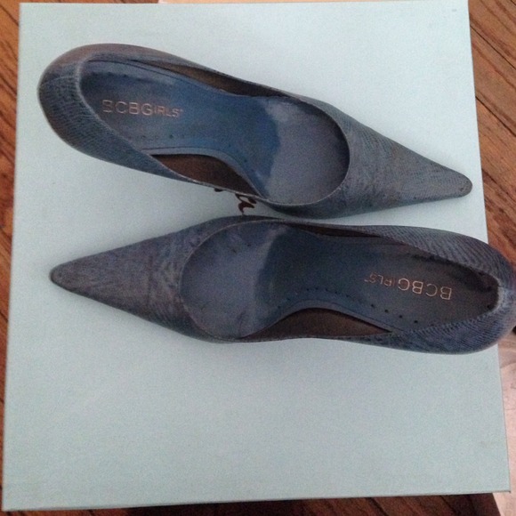 BCBG PUMPS