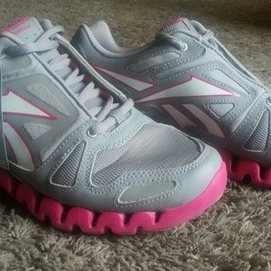 NWT Women's Gray/Pink Reebok ZigTech shoes