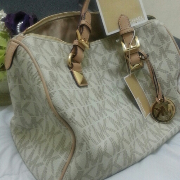 AUTHENTIC MICHAEL KORS