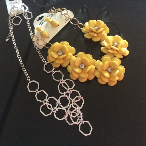 Bundle necklace and earrings sets