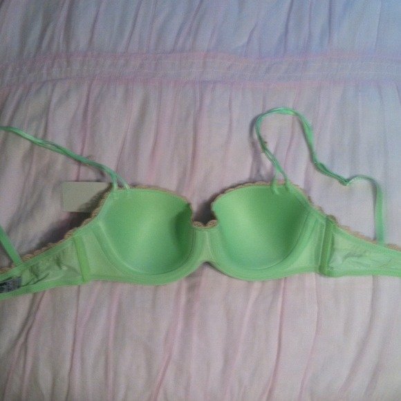 Light Green Lacey Bra - Picture 3 of 4
