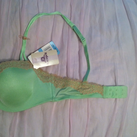 Light Green Lacey Bra - Picture 4 of 4