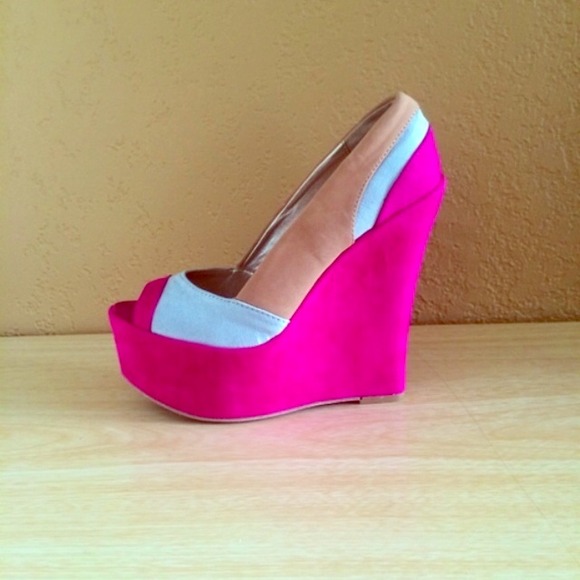 Pink Qupid Wedges!