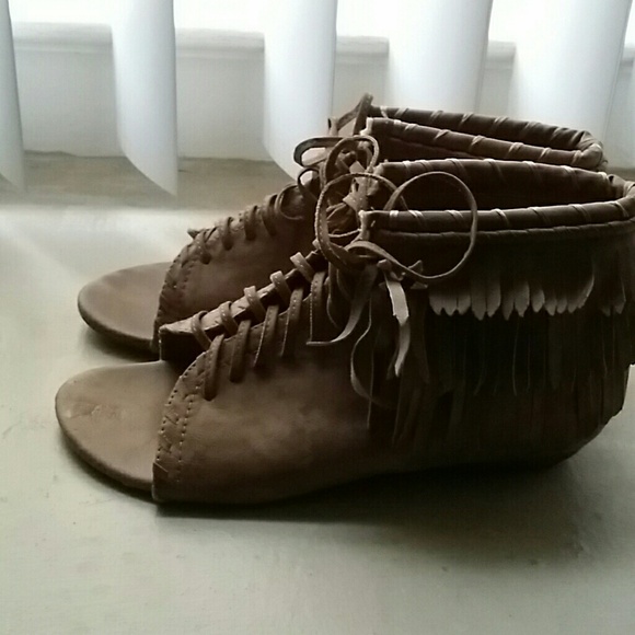 Moccasin wedges 6 1/2