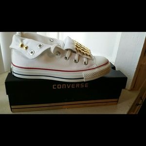 White studded converse size 6