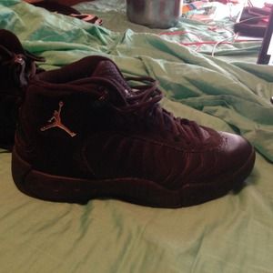 Men's black Jordan shoes
