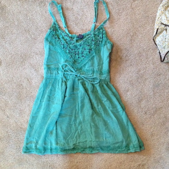 Dress/shirt with great detailing no flaws