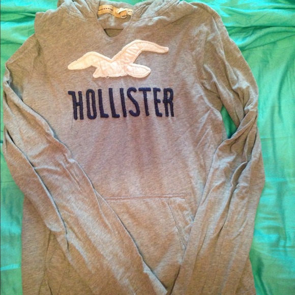 light weight Hollister sweatshirt, size medium