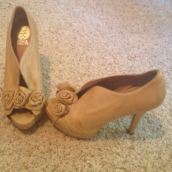 Beautiful soft leather vince camuto booties