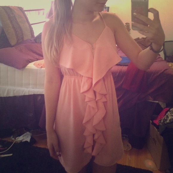 Bubblegum pink dress with front zipper and ruffles