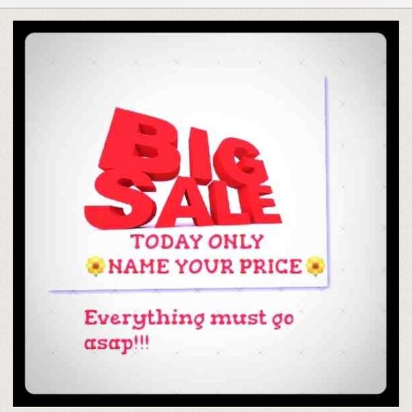 Shorts , dresses , tights .