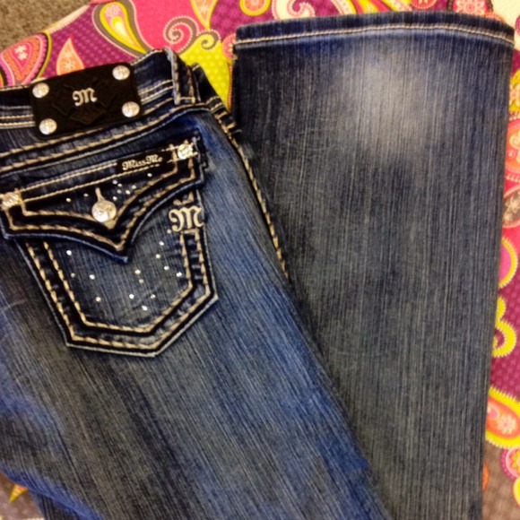 It's Raining Rhinestones! - Picture 3 of 3