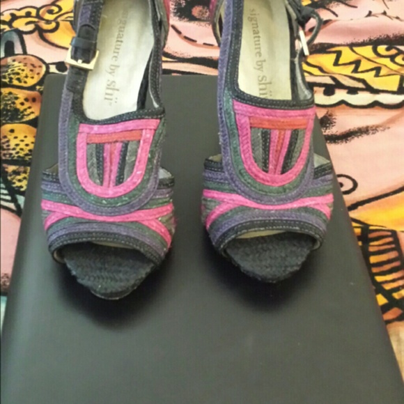signature by shi colorblock heels