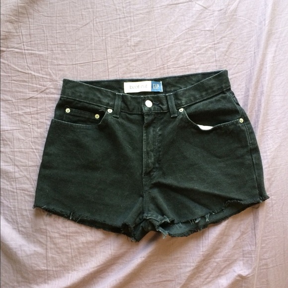 SOLD.. High waisted short