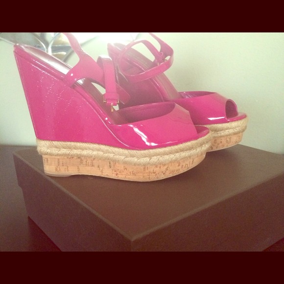 Brand new authentic Gucci wedges - Picture 1 of 4