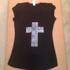 ❌SOLD❌Embellished Cross Tee