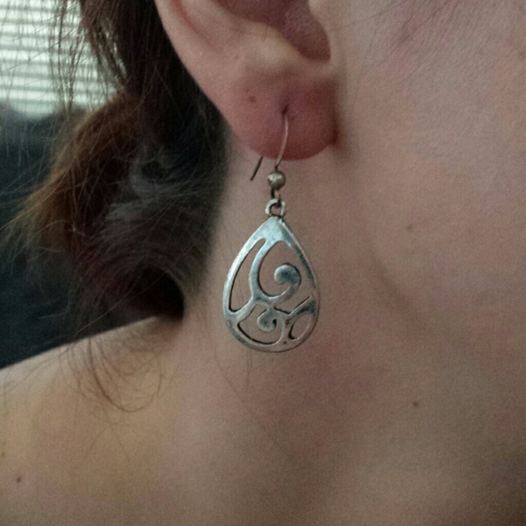 Beautiful teardrop dangle earrings