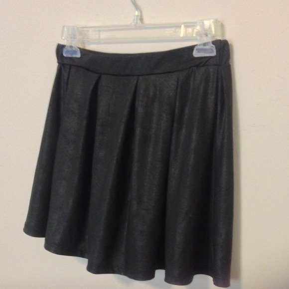 ❌sold on vinted❌Black Pleated Skater Style Skirt - Picture 1 of 3