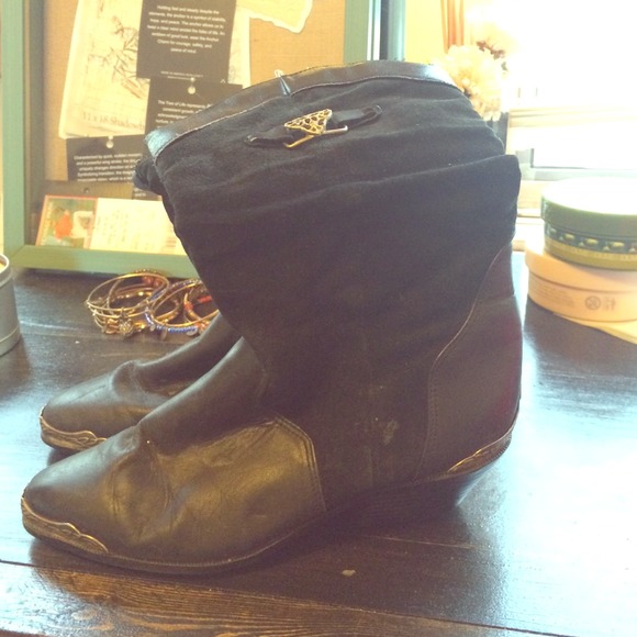 Suede and leather black cowboy boots