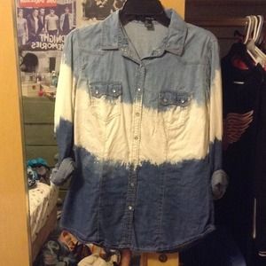 💥👕 OMBRÉ DENIM BUTTON UP 👕💥