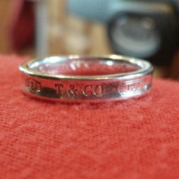 MAKE OFFER! Tiffany & Co 925 silver ring, sz. 7