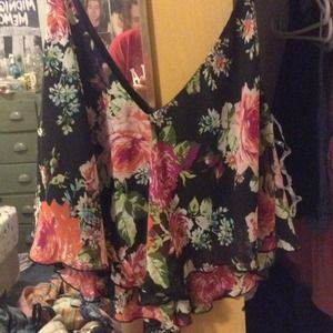 💥🔥 FLORAL CROP TOP MUST HAVE 🔥💥