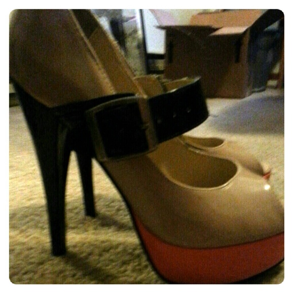 Steve  madden heals